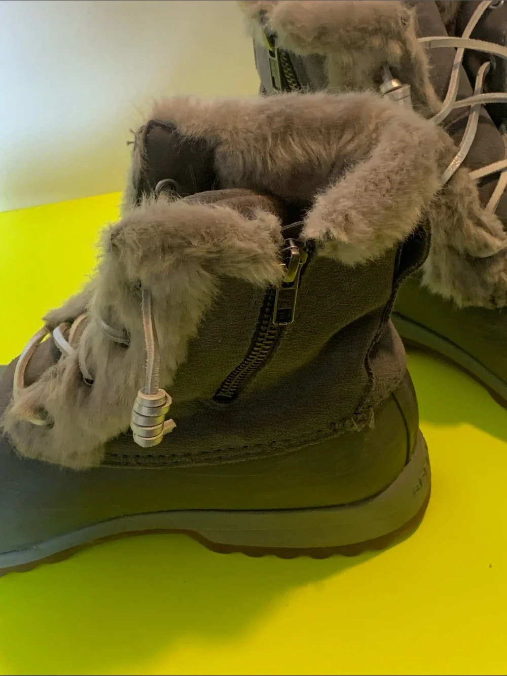 Sperry Women's Gray Faux-Fur Lace-Up Winter Boots Size 10